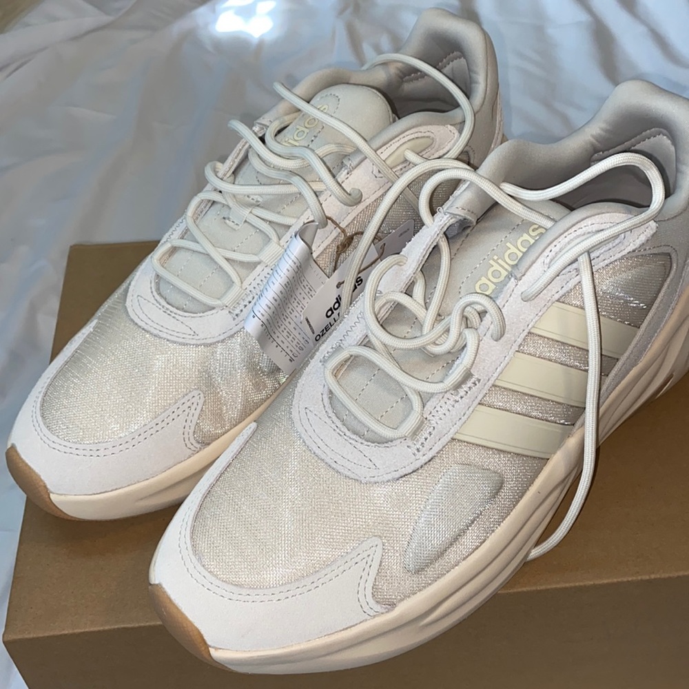Size 13 adidas ozelle brand new shoes but not in original box